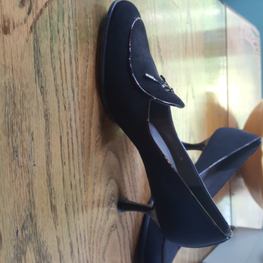 Stuart Weitzman - Picture 3 of 3